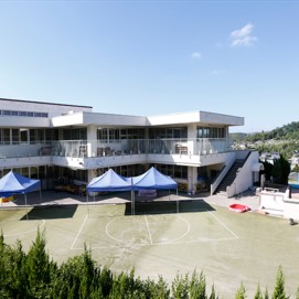 東保育園