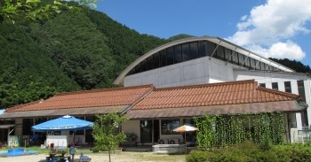 修道保育所