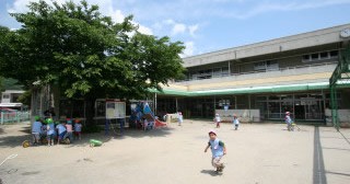 笛吹市立かすがい西保育所