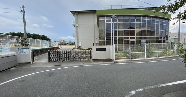 有緝こども園
