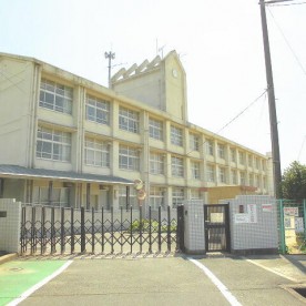 羽曳野市立西浦東幼稚園の写真2