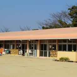 東保育所