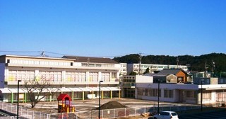 静波保育園