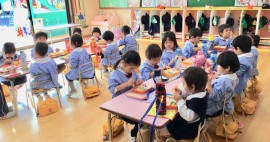 はなぞの幼稚園